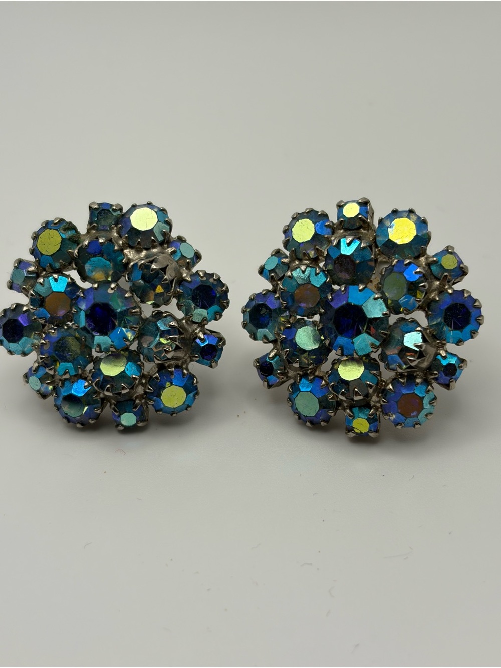 Vintage 1950s 60s blue aurora borealis rhinestone cluster clip on earrings